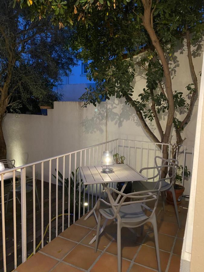 Le Jardin Cache Sanary-sur-Mer Exterior foto