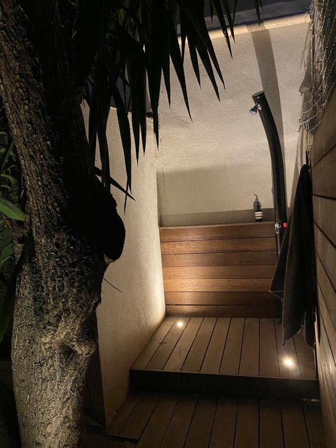 Le Jardin Cache Sanary-sur-Mer Exterior foto